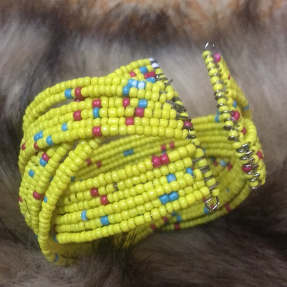 Gorgeous Yellow Wide Beaded Cuff Vintage - Picture 5 of 7